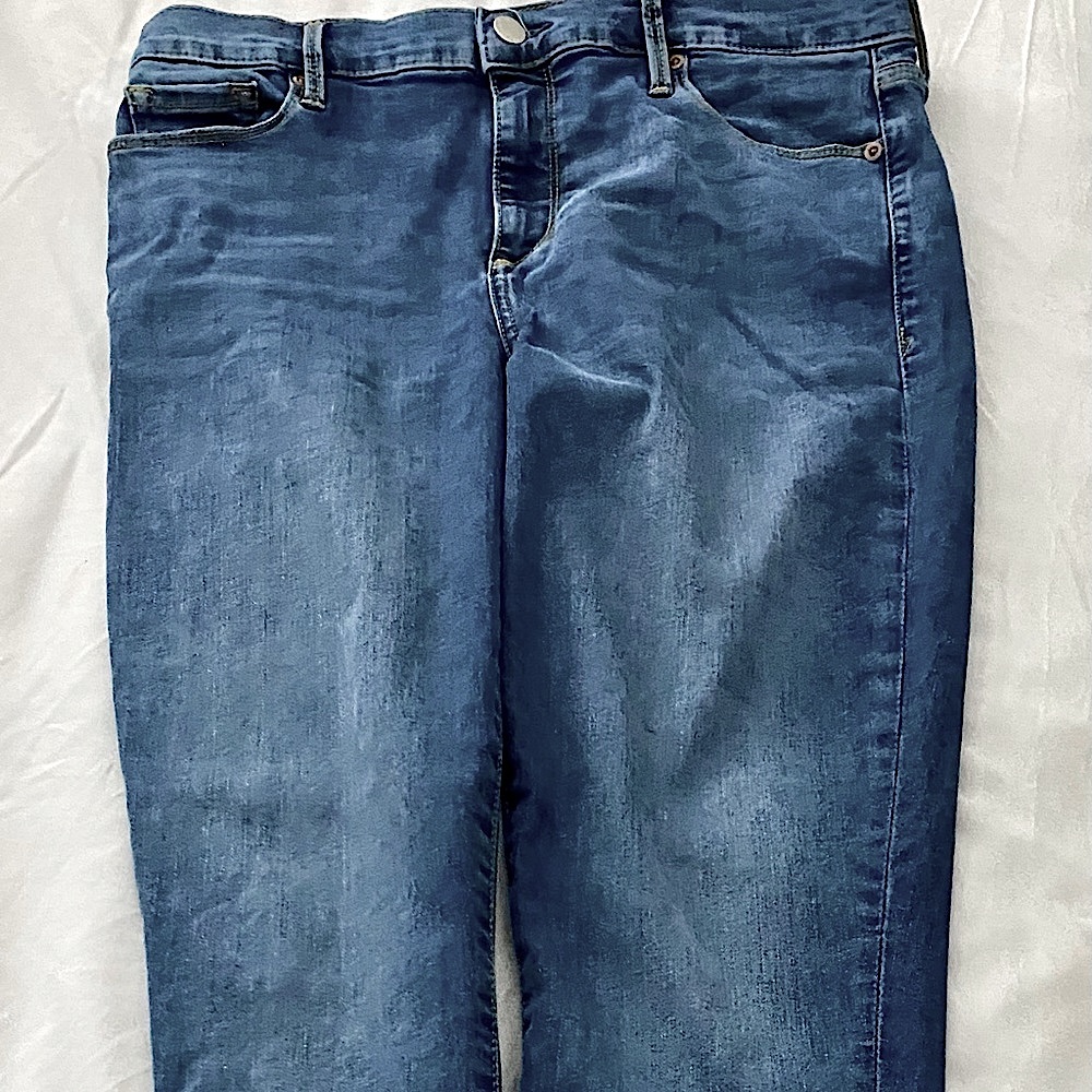 Gap True skinny jeans. Almost new.